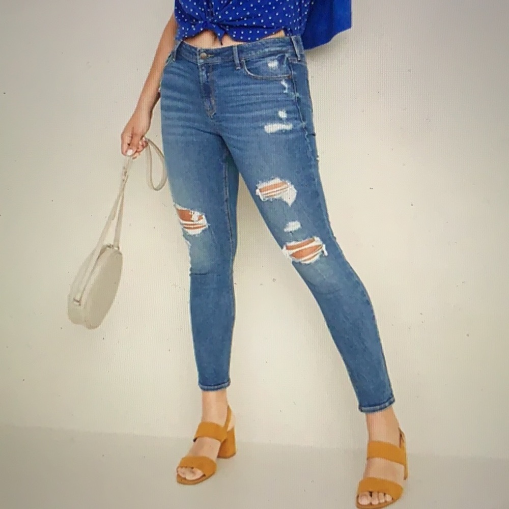 NWOT Old Navy Rockstar Super Skinny Ripped Jeans
